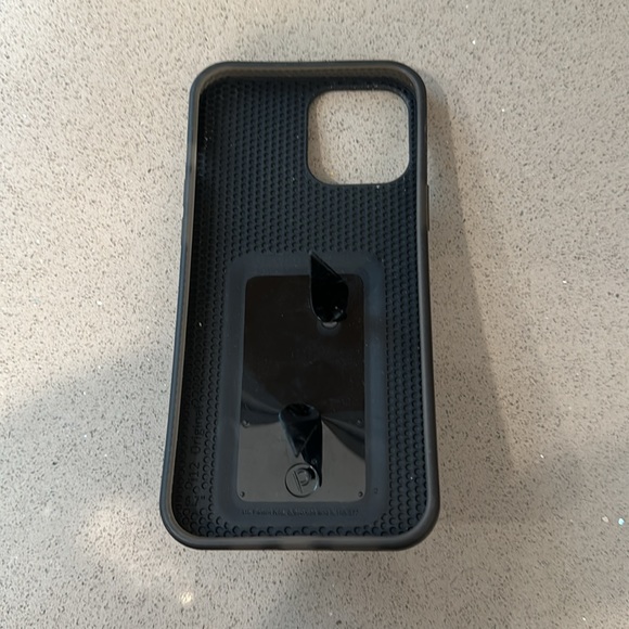 Loopy case - Picture 2 of 2